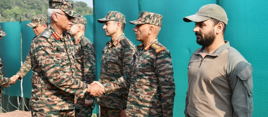 Lt Gen Rajan Sharawat Reviews Kathua Troops: “Courage and Alertness Key to Border Security”