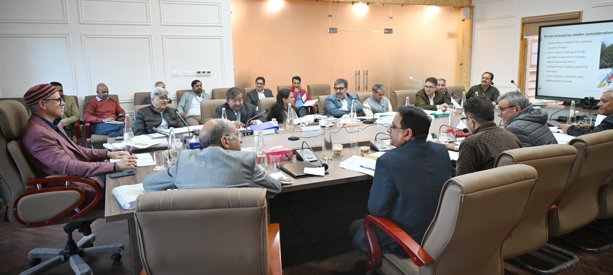 CM Reviews Ropeway Expansion Projects, Pushes Tourism Infrastructure Upgrade in J&K
