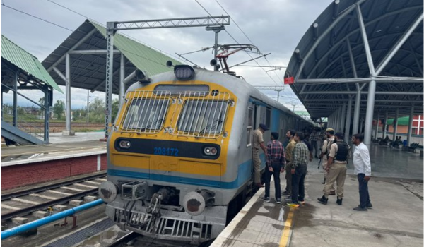 Northern Railway Runs Special Trains to Rescue Stranded Pilgrims Amid Jammu-Srinagar Highway Closure
