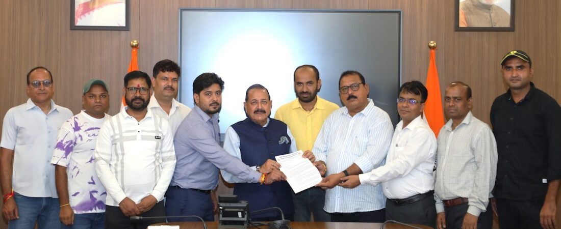 Armed Forces Civilian Employees’ Delegation Meets Union Minister Dr. Jitendra Singh Over Service Matters
