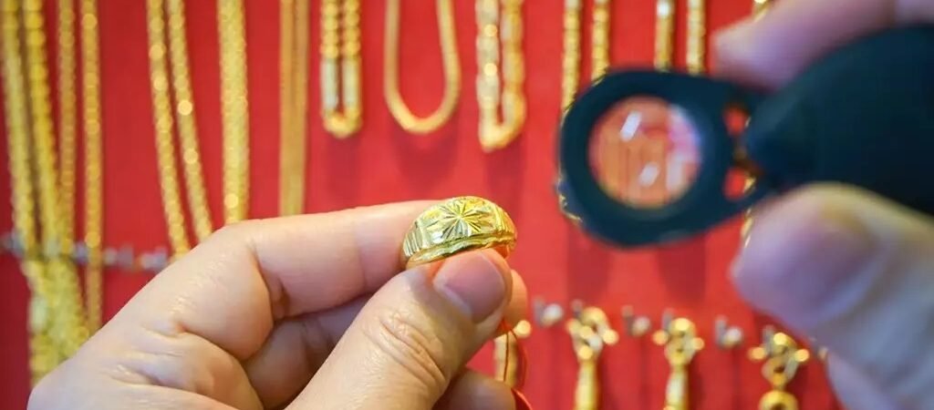 BIS Seizes 1,095 Jewellery Articles in Jammu Over Suspected Misuse of Hallmark