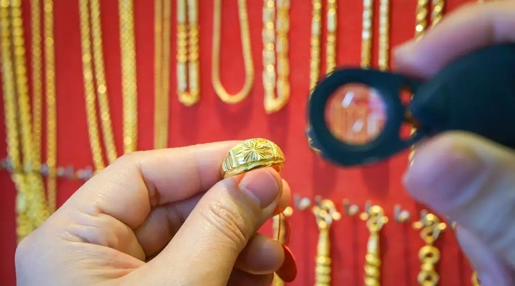 BIS Seizes 1,095 Jewellery Articles in Jammu Over Suspected Misuse of Hallmark