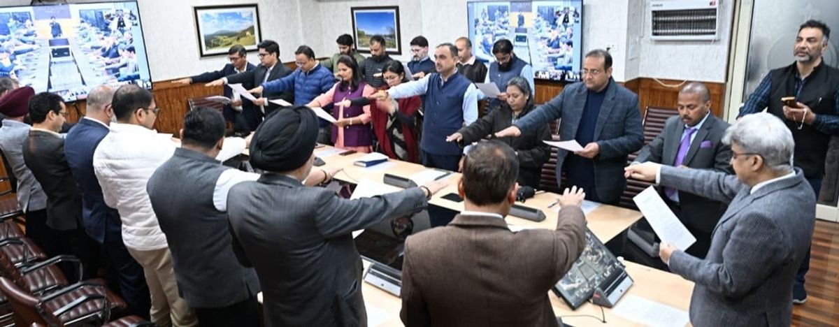 Chief Secretary Atal Dulloo Administers Integrity Pledge to Officers in Srinagar