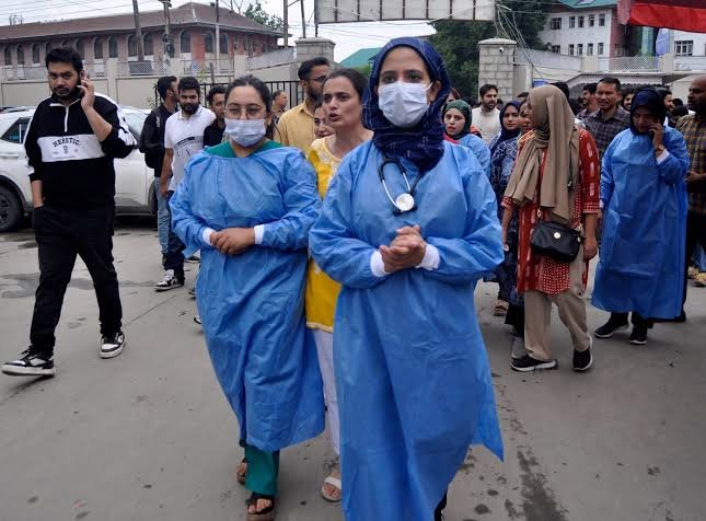 Inquiry Ordered at GMC Doda Following Protests Over Burqa Restrictions in Labour Room