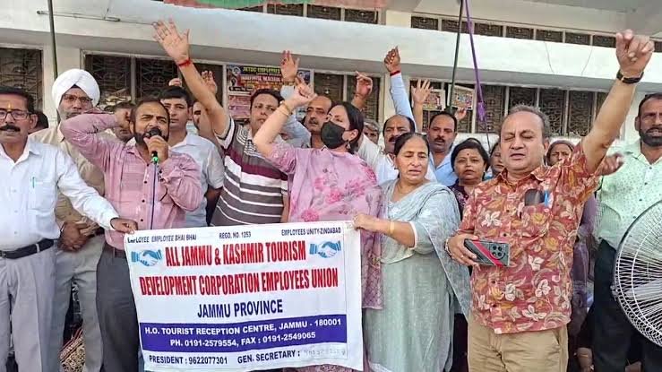 JKTDC Employees’ Protest Dharna Enters 8th Day in Jammu; Demands Escalated