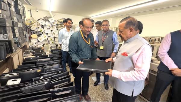 Dr. Jitendra Singh Leads E-Waste Disposal Drive at DoPT Under Special Swachhata Campaign 6.0