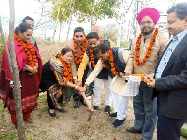 MLA Vikram Randhawa Kickstarts Rs 75 Lakh Lane and Drain Work in Nanak Nagar