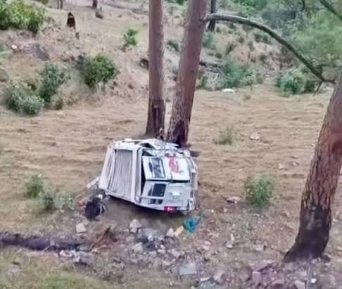 Tragic Road Accident in Arnas: Woman Killed, Three Critically Injured as Tempo Rolls Down Gorge