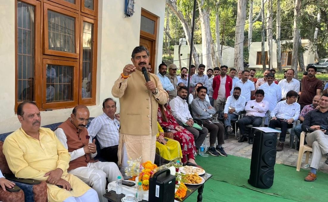 MP Jugal Kishore Holds ‘Janta Darbar’ in Chhamb to Address Public Grievances