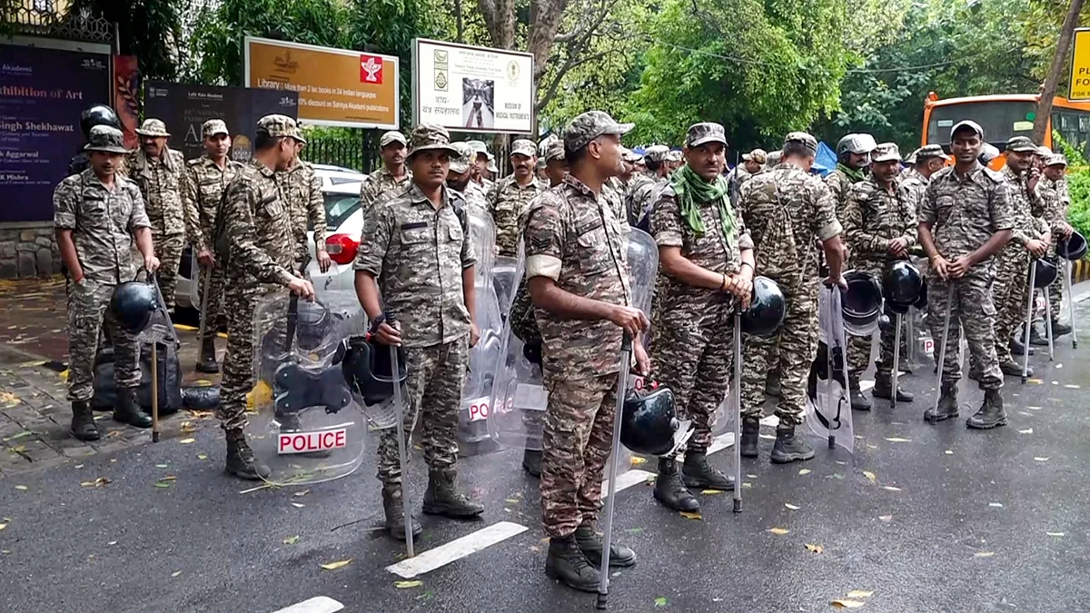 Delhi Under Heavy Security Clampdown Ahead of Opposition March to Supreme Court